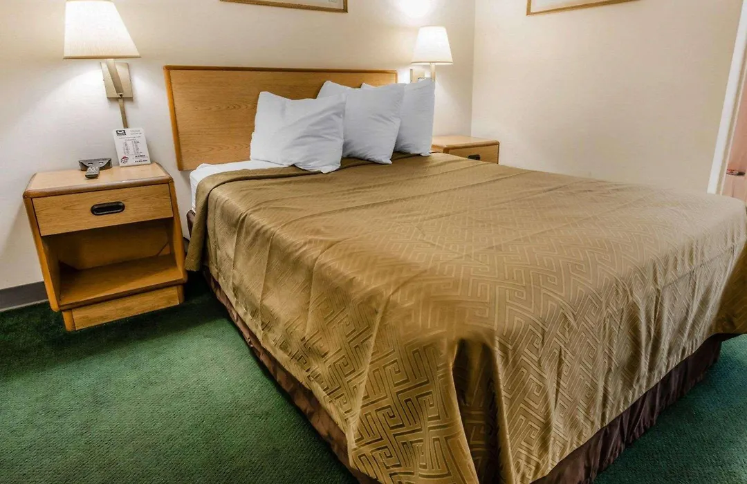 Econo Lodge Altoona I-99-1