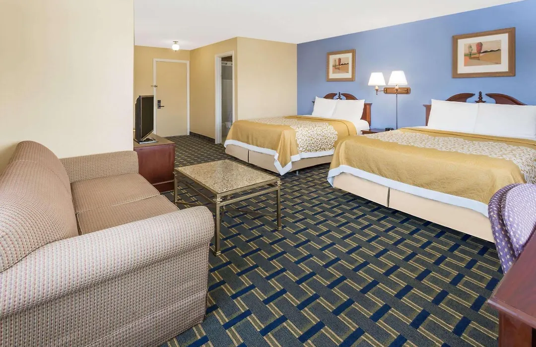 Days Inn By Wyndham Plymouth-1