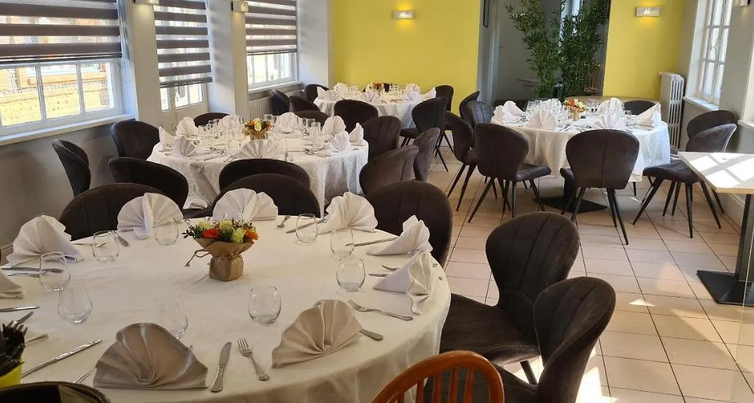 Hotel Restaurant Normand Non Etoile Ambiance Familiale Hotel De Charme-1