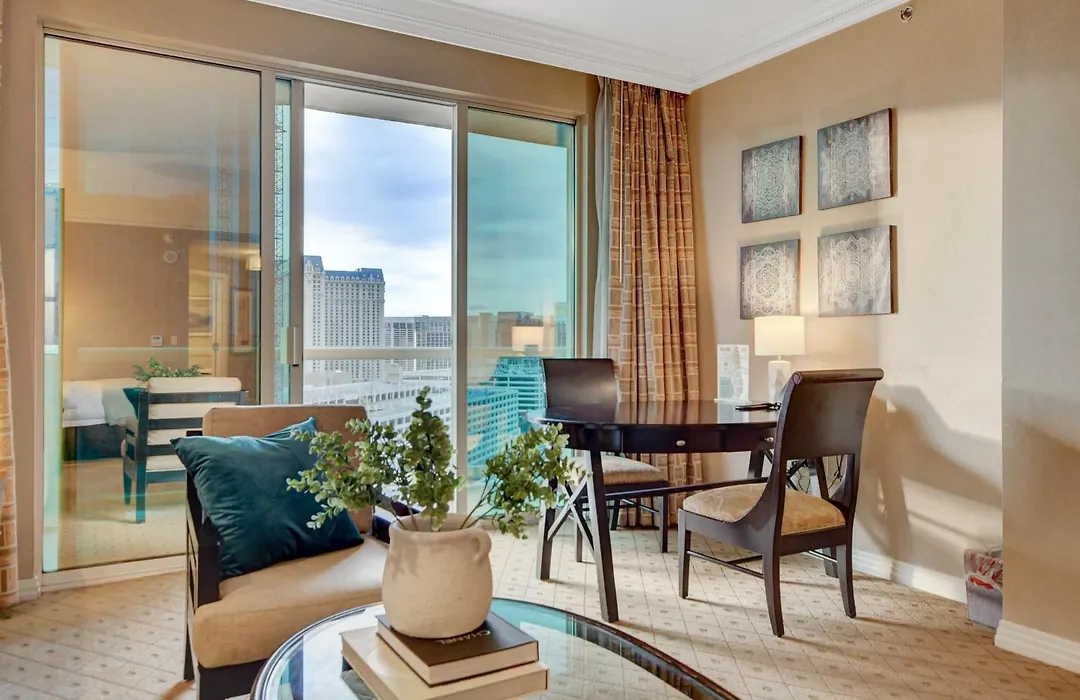 Balcony Strip View Suite * Mgm Signature Tower 3-1