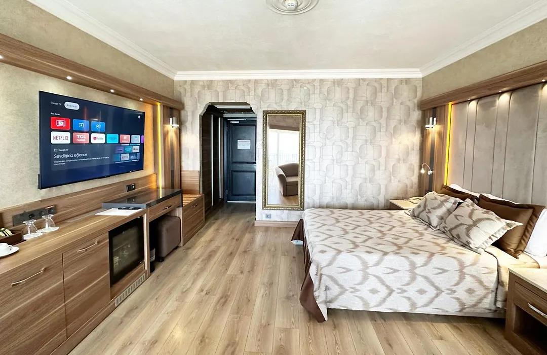 Laur Hotels Experience & Elegance-1