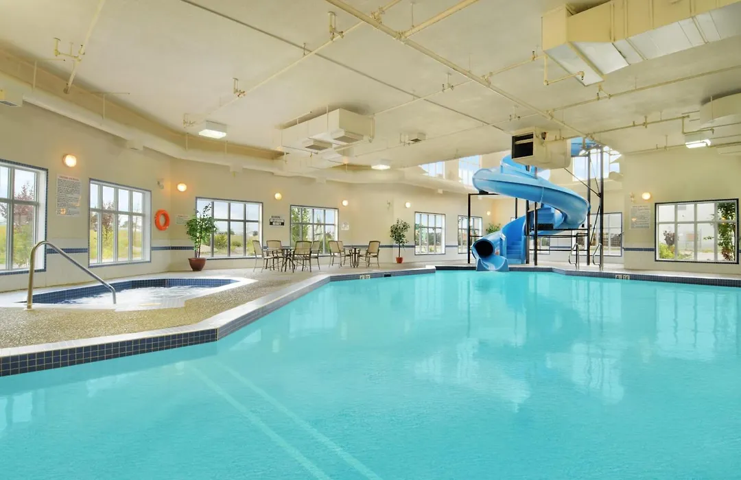 Days Inn & Suites By Wyndham Strathmore-1