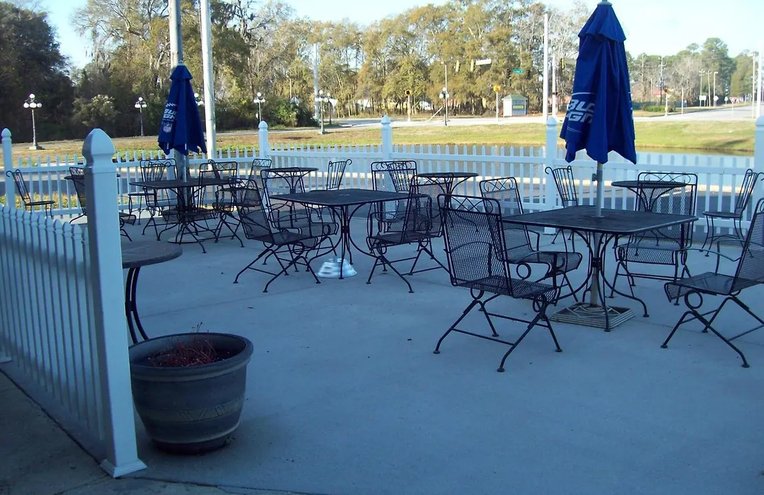 Days Inn By Wyndham Savannah Airport-1