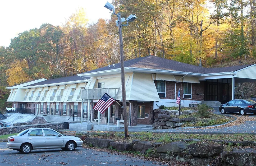 Passport Inn And Suites - Middletown-1