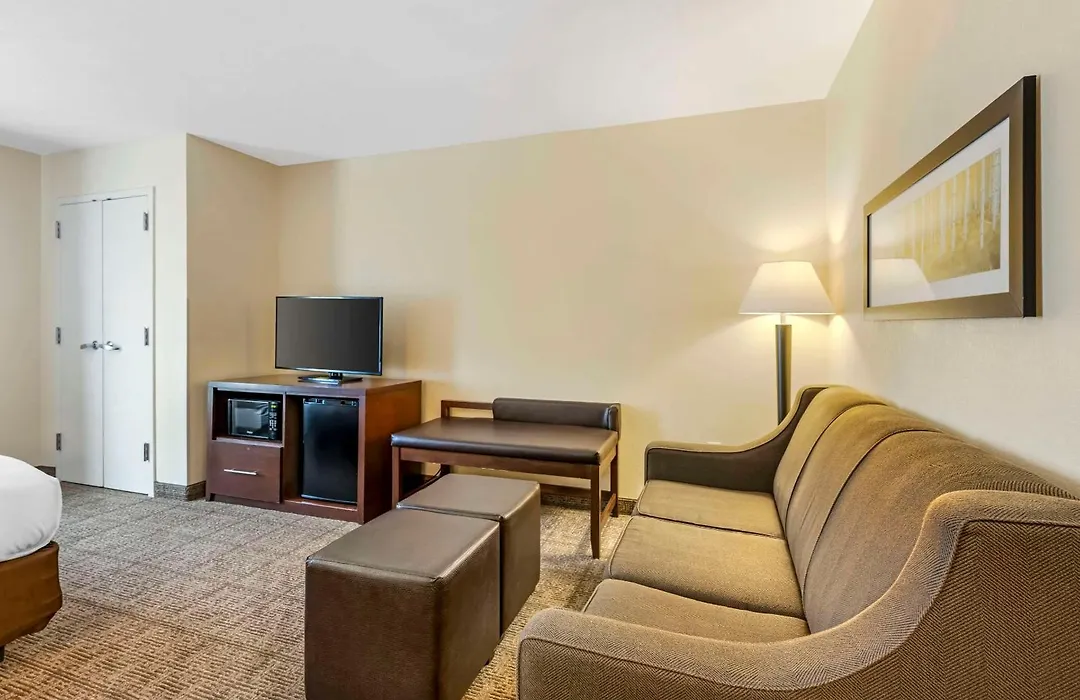 Comfort Suites East Lincoln - Mall Area-1