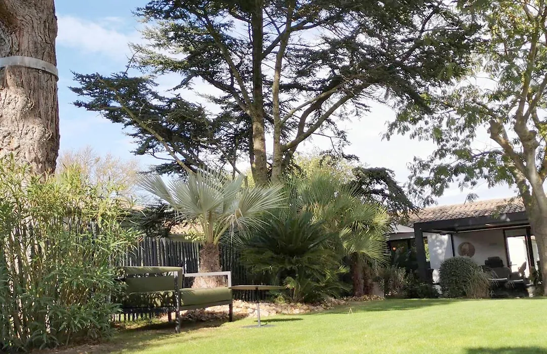 Le Clos Saint-Martin Hôtel&Spa-1