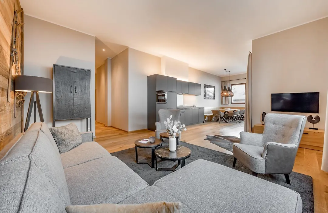 AlpenParks Hotel&Apartment Arlberg Warth mit Pool-1