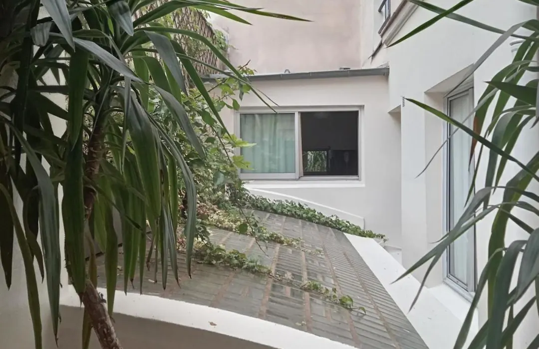 Hotel Modern Est-1