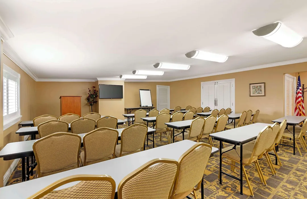 Best Western Plus Kingsland-1