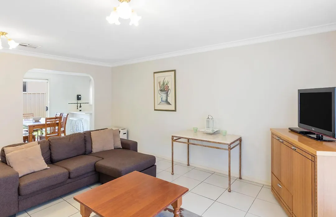 Best Western Ambassador Motor Inn & Apartments-1
