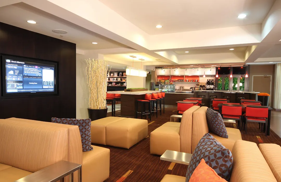 Courtyard By Marriott Chicago Bloomingdale-1