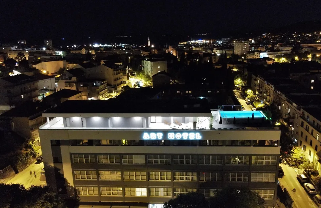 Art Hotel-1