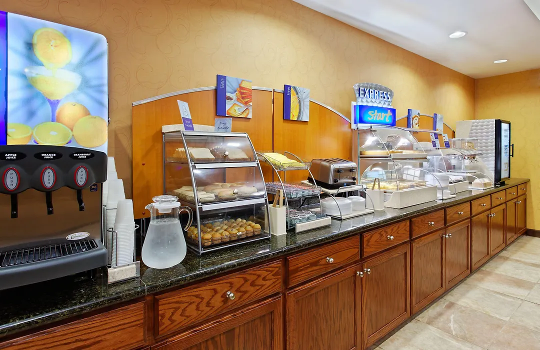Holiday Inn Express & Suites Malvern By Ihg-1