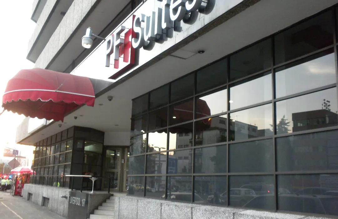 Hotel & Suites Pf-1