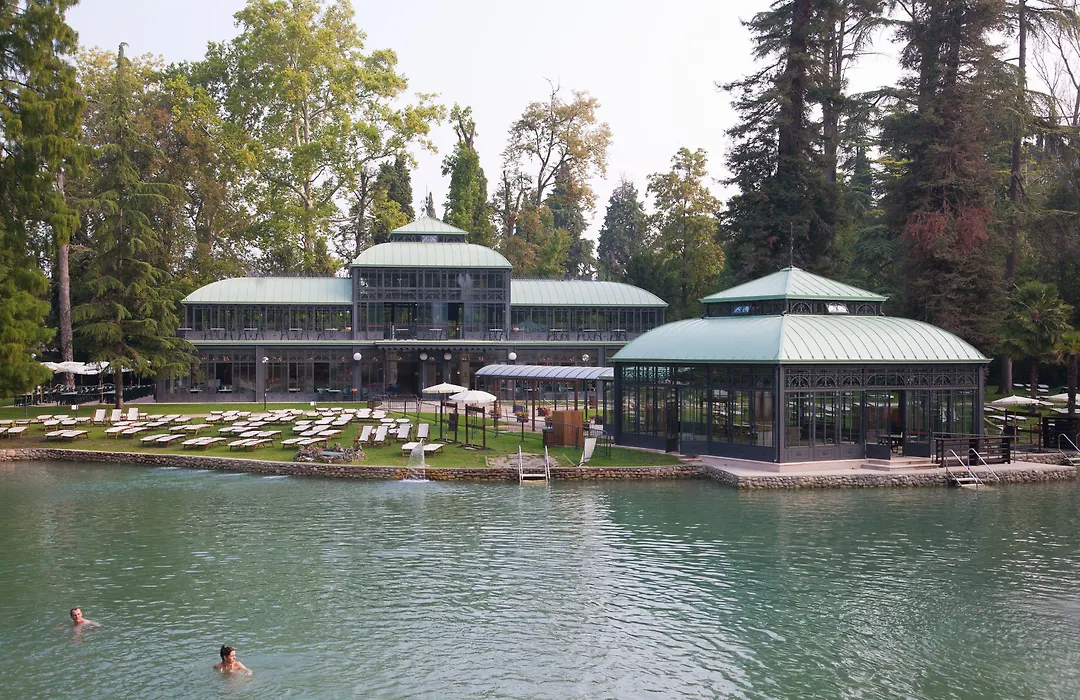 Parco Termale Di Villa Dei Cedri-1