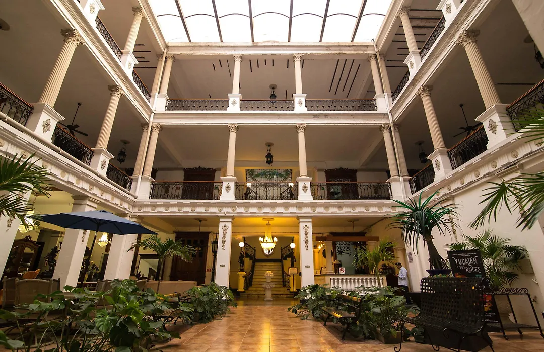 El Gran Hotel-1