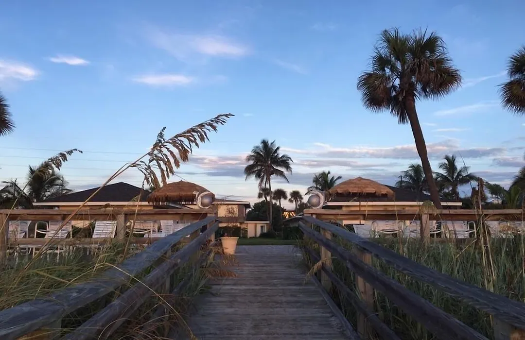 Surf Studio Beach Resort-1