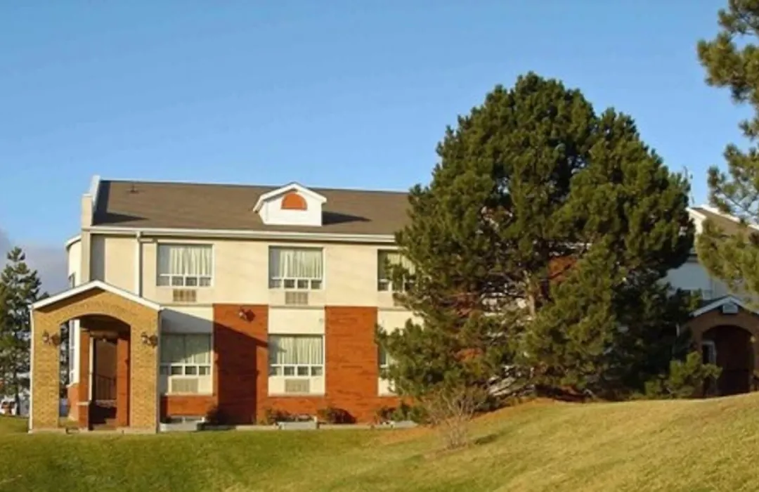 Vaughan Inn-1