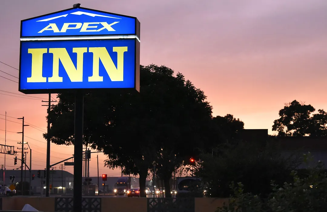 Apex Inn-1