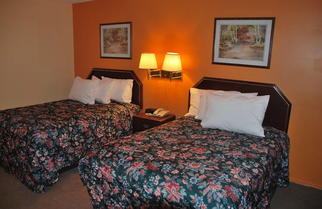 Imperial Motel Cortland-1