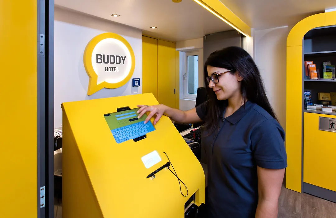 Buddy Hotel-1