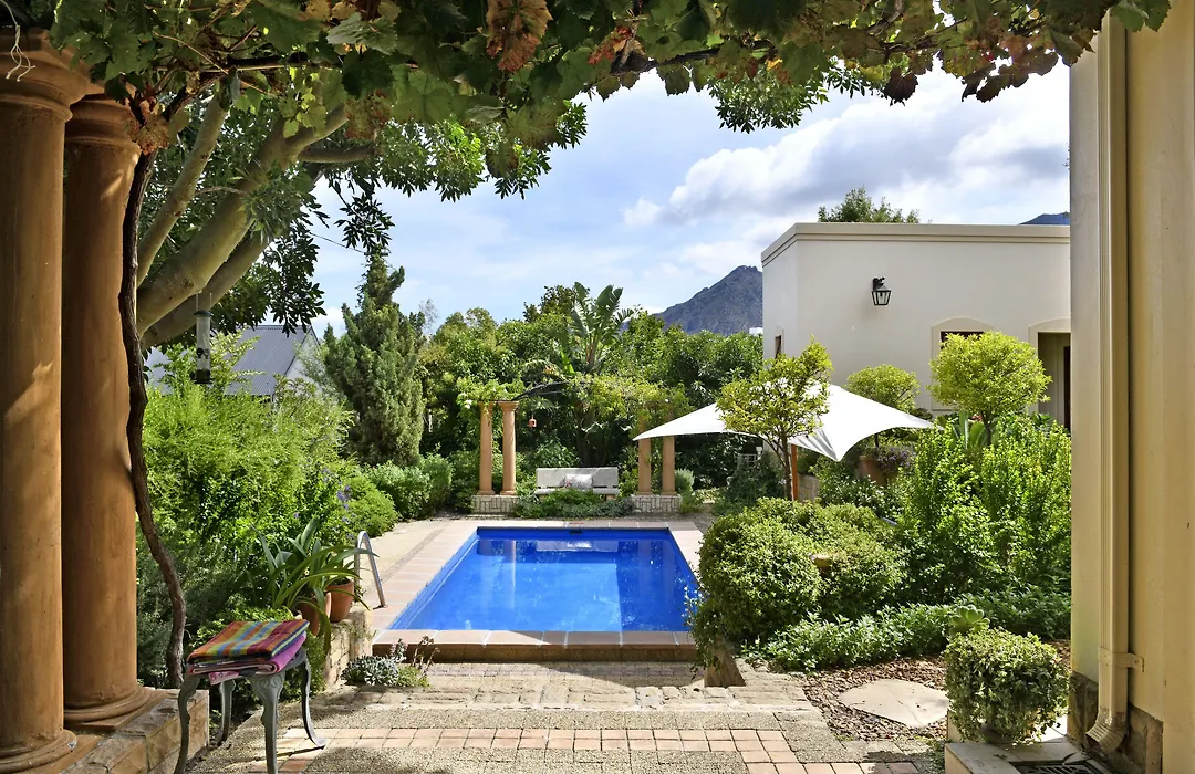 Petit Plaisir Cottage-1