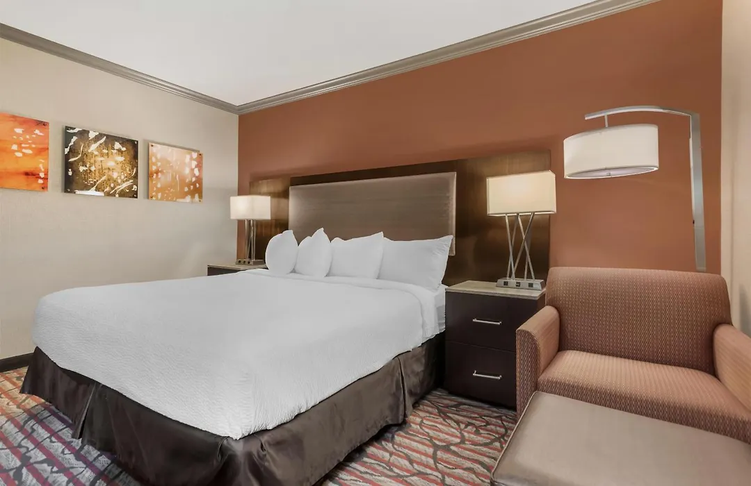 Best Western Plus Brookside Inn-1
