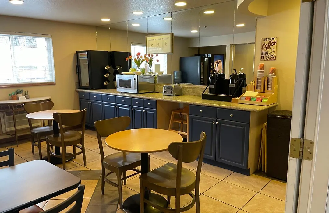 Americas Best Value Inn Lynnwood-1