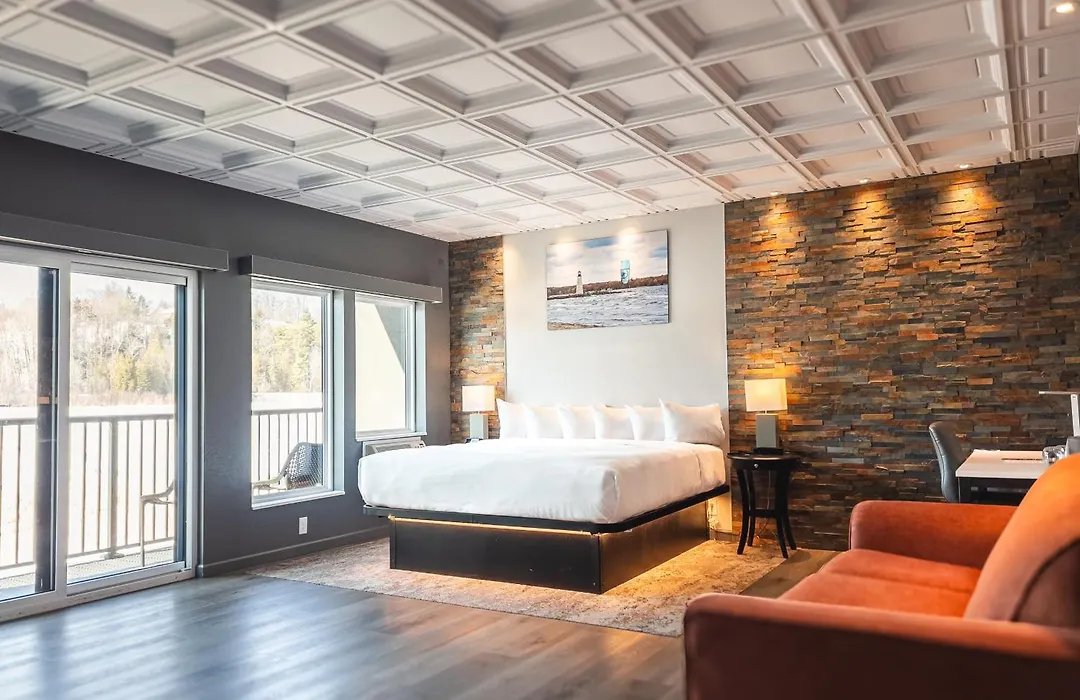 Terrace Bay Hotel - Lakefront-1