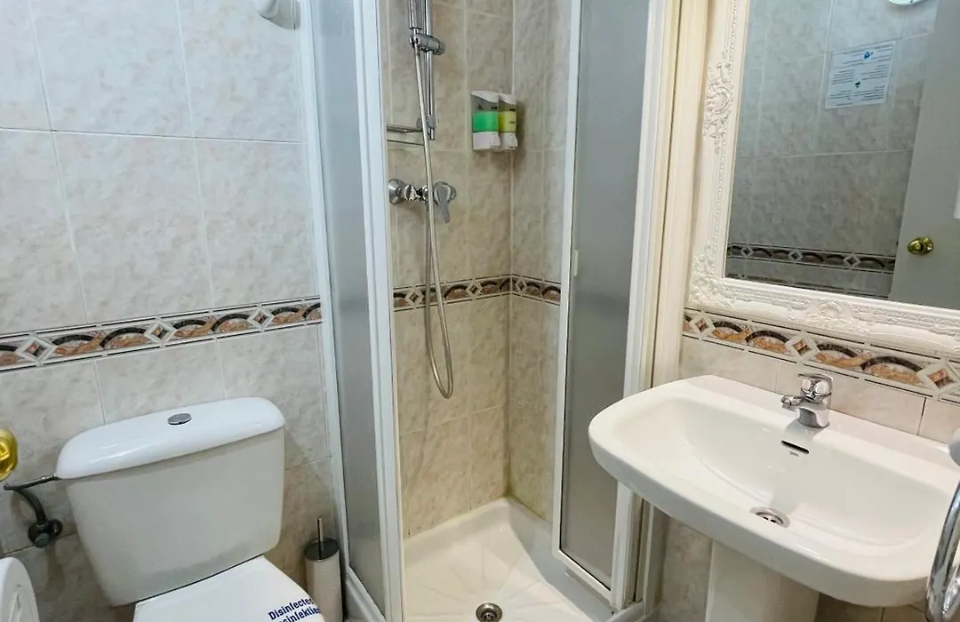 Hostal Lleida-1