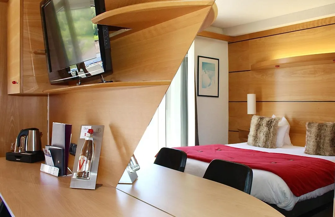 Hotel Les Vallees Labellemontagne-1