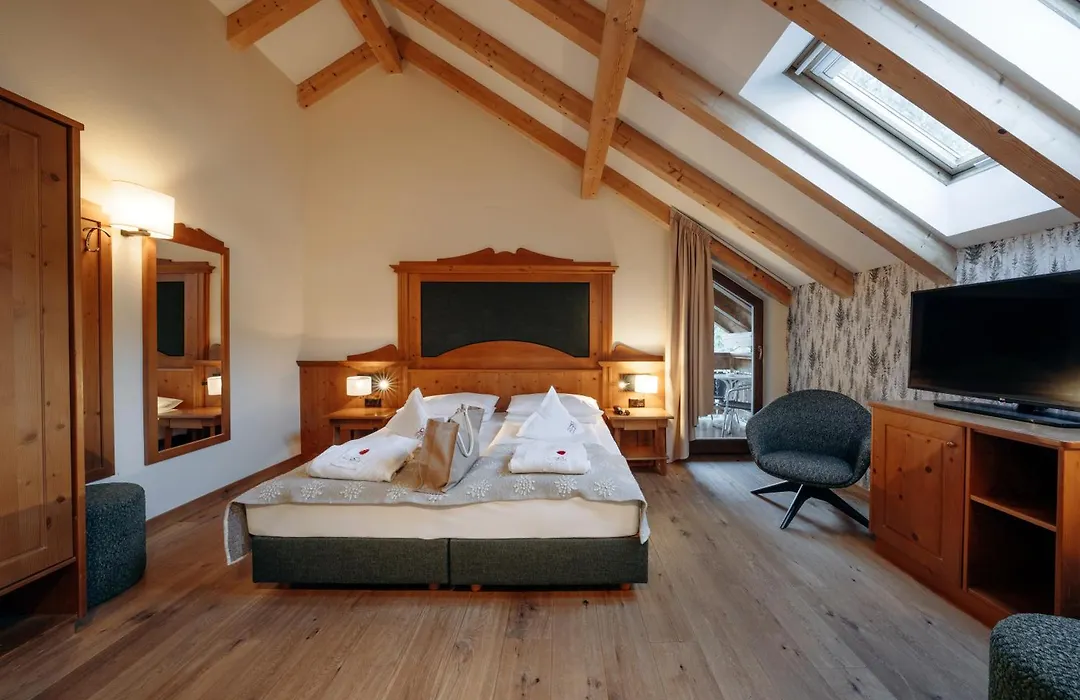 Alpin & Vital Hotel La Perla-1