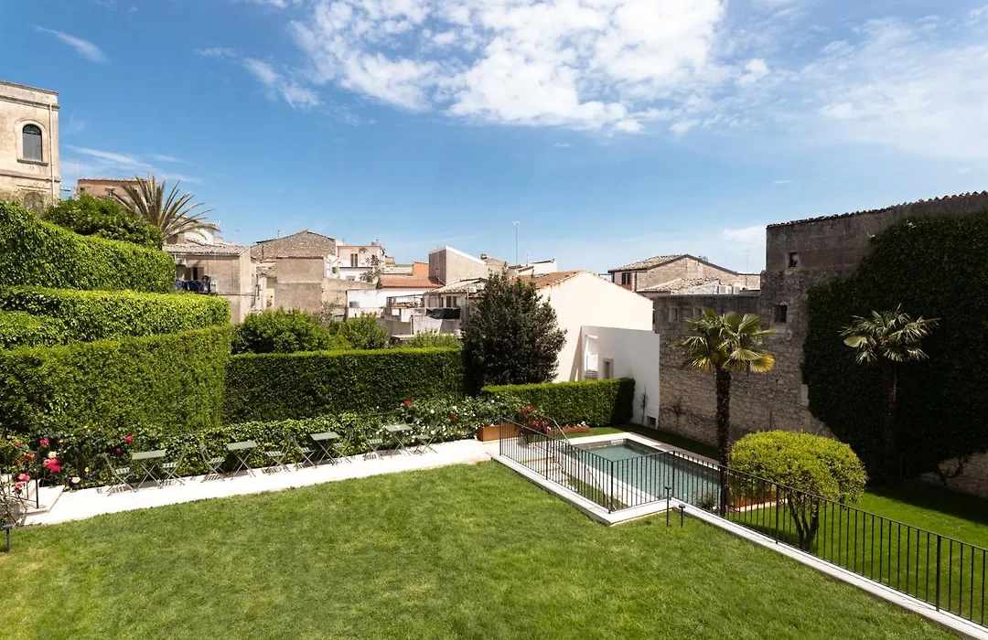 Villa Del Lauro-1