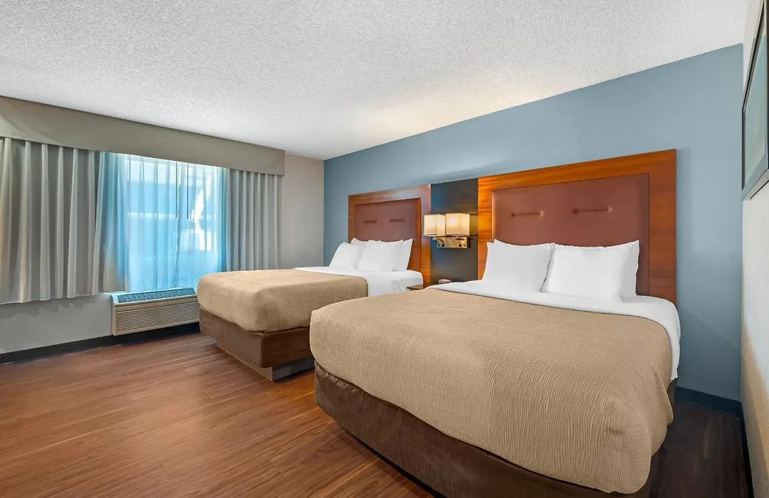 Quality Inn & Suites At Coos Bay-1