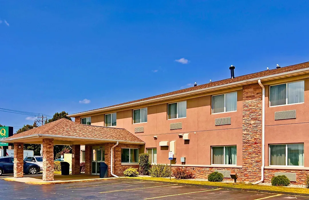 Quality Inn & Suites Green Bay - Ashwaubenon-1