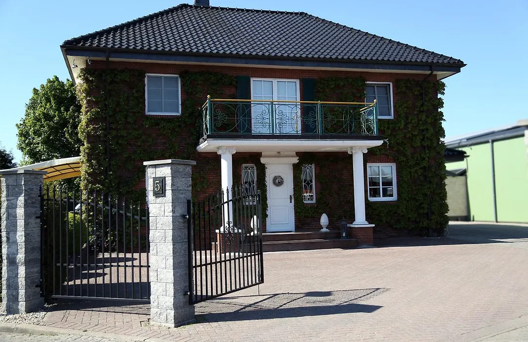 Green Cottage-1