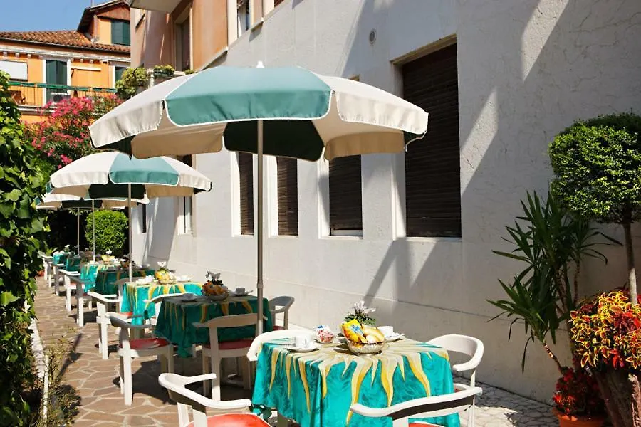 Hotel Santa Lucia-1