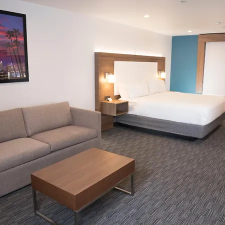 Holiday Inn Express Hollywood Walk Of Fame By Ihg-3