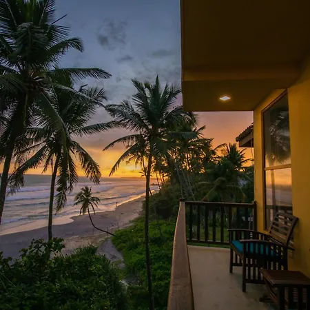 Top Secret Beach Hotel-2