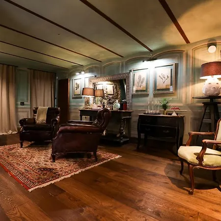 La Piazzetta degli Artisti - Boutique B&B-3