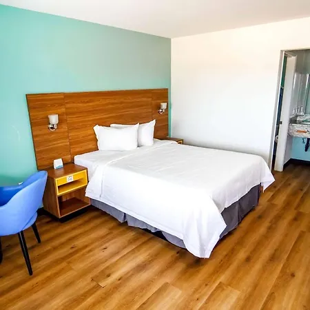 Days Inn By Wyndham Victorville-2