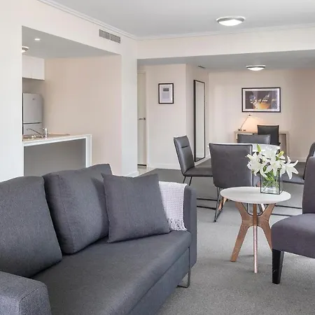 Oaks Brisbane Festival Suites-3