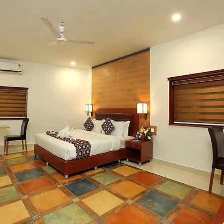 Eloor Tourist Home-3