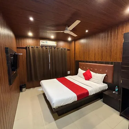 Hotel Borivali Executive - Near Borivali Railway Station-2
