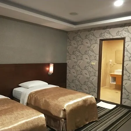 Metropolis Hotel-2