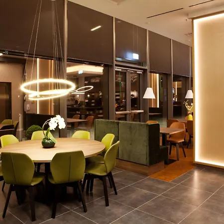 Hampton By Hilton Munich City Center East-2