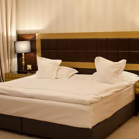 Tiffi Old Town Hotel-3
