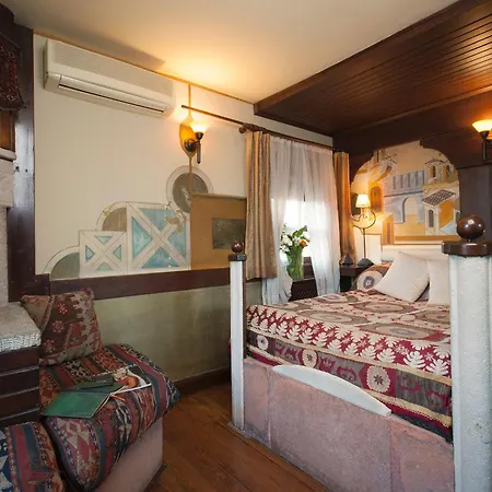 Hotel Empress Zoe-2
