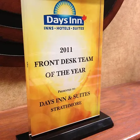 Days Inn & Suites By Wyndham Strathmore-2