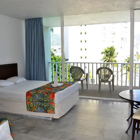 El Presidente Acapulco-2